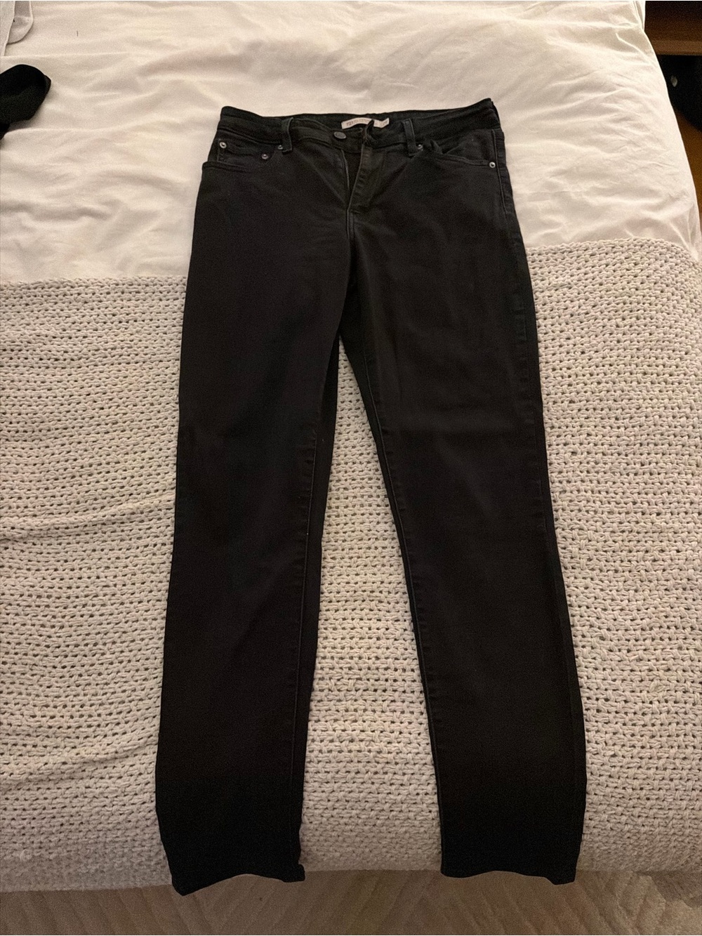 Levi’s Women’s Black Slim Straight Jeans